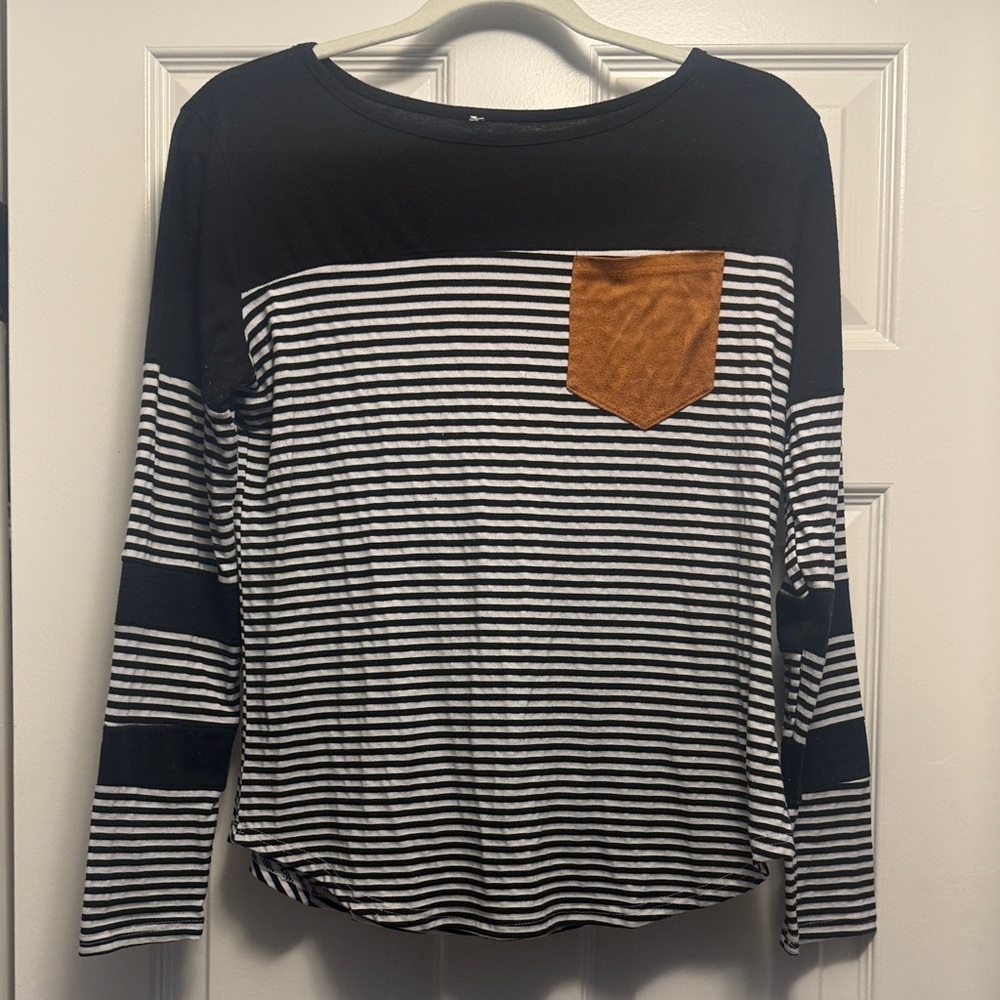 Chic Black and White Striped Long Sleeve Top with Brown Pocket